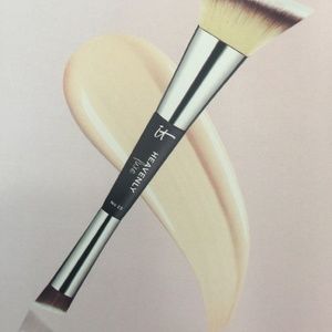 It Cosmetics Heavenly Luxe Dual-Ended Brush No. 23